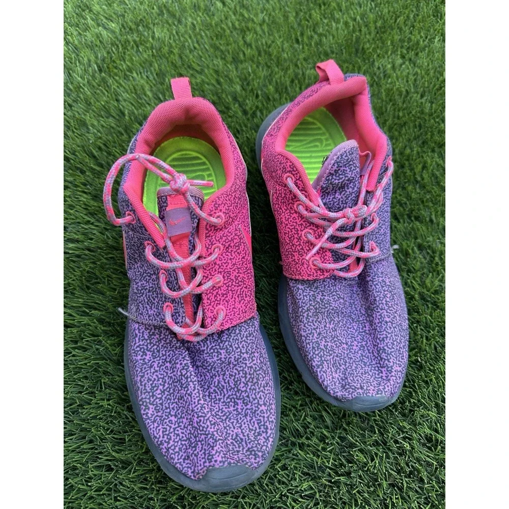 Nike Roshe Run Print 599432-561 Pink Purple Women's Size 9 Running Shoes